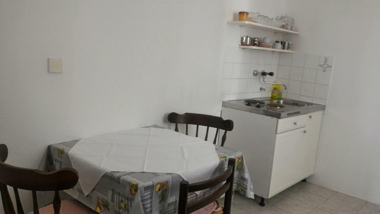 Apartment Beceic Njivice